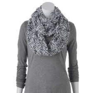 Sonoma black & white 30"x10" infinity scarf